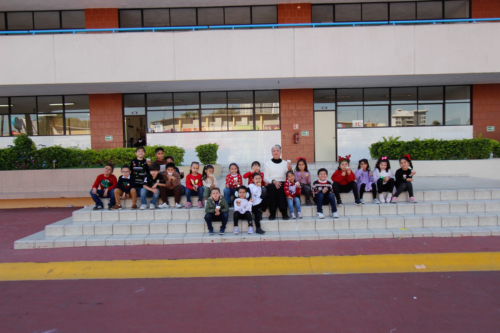 602453138_1290970959715675_3980883177512508782_n